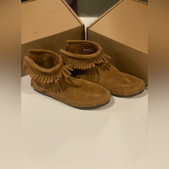Minnetonka women’s Brown Suede‎ soft sole Fringe Ankle Boots size 6.5 - Picture 6 of 10